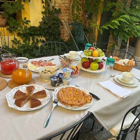 Alojamento de Acomodação e Pequeno-almoço Palazzo Sismonda 3*