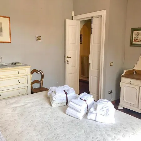 住宿加早餐酒店 Palazzo Sismonda Corneliano d'Alba