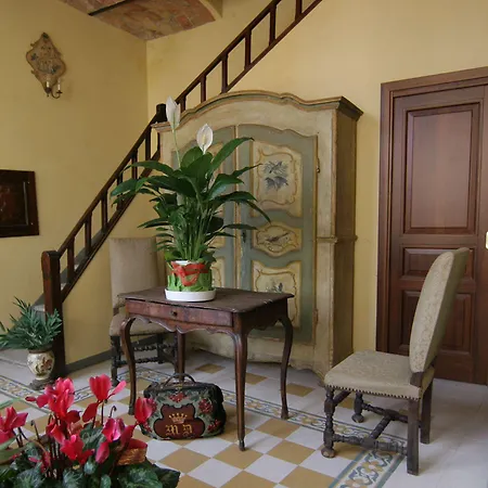 Oda ve Kahvaltı Palazzo Sismonda 3*