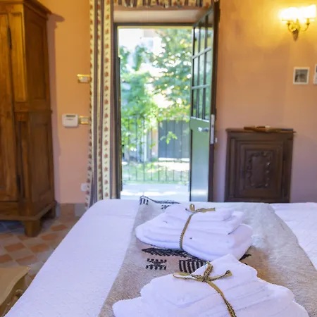Palazzo Sismonda 3* Corneliano d'Alba