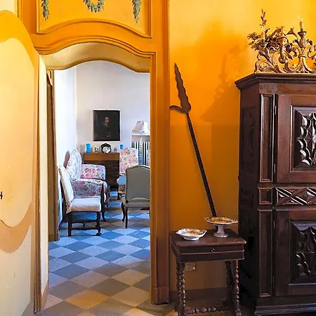 Palazzo Sismonda Bed & Breakfast 3*