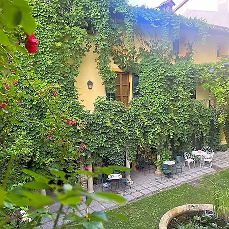 Palazzo Sismonda Corneliano d'Alba