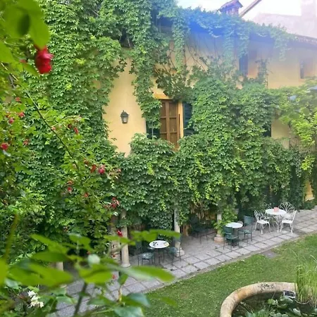 Panzió Palazzo Sismonda Corneliano d'Alba