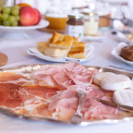 Palazzo Sismonda Corneliano d'Alba