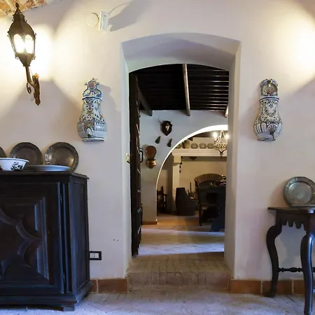 Palazzo Sismonda 3* Corneliano d'Alba