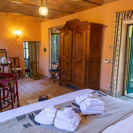 Palazzo Sismonda Bed & Breakfast 3*