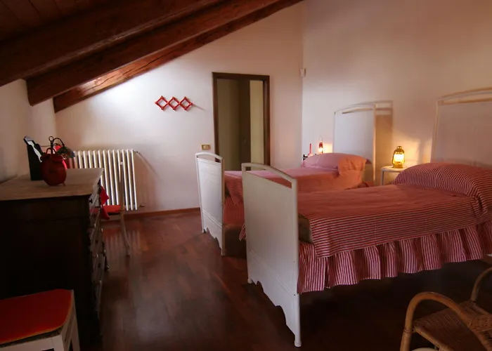 Alojamento de Acomodação e Pequeno-almoço Palazzo Sismonda Corneliano d'Alba