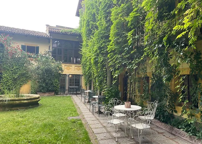 Bed & Breakfast Palazzo Sismonda 3*
