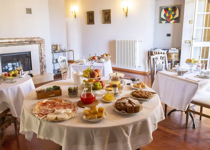 Alojamento de Acomodação e Pequeno-almoço Palazzo Sismonda Corneliano d'Alba