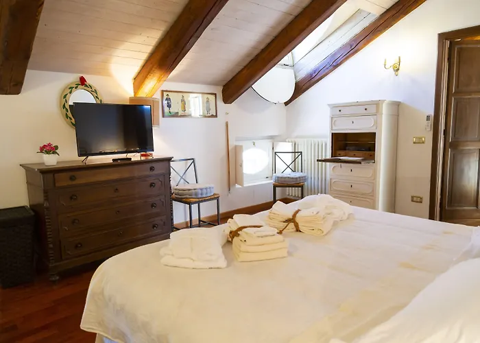 Palazzo Sismonda Bed & Breakfast 3*