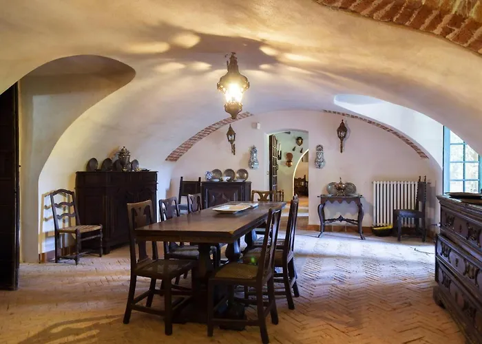 Palazzo Sismonda Alojamento de Acomodação e Pequeno-almoço Corneliano d'Alba